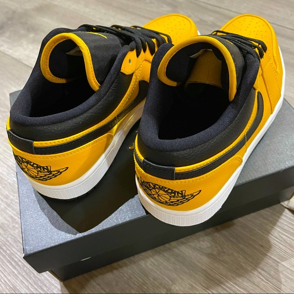 Air Jordan 1 Low Men's “Yellow Cab” - Picture 6 of 8